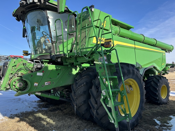 2024 John Deere X9 1000 Combine