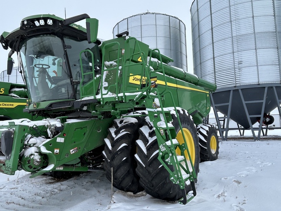 2024 John Deere X9 1000 Combine