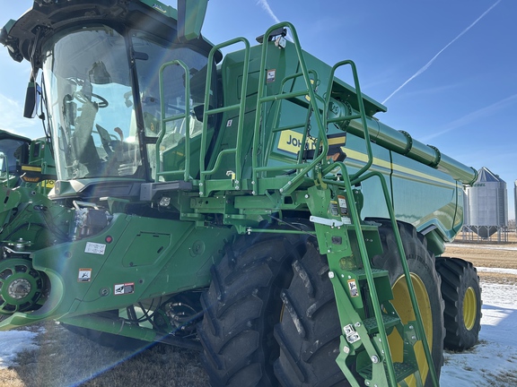2024 John Deere X9 1000 Combine