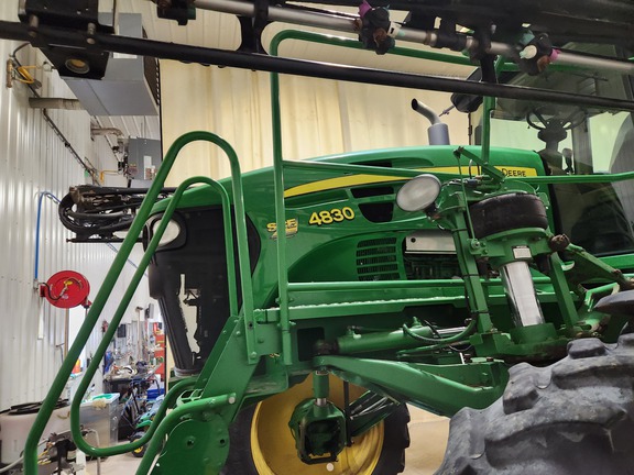 2011 John Deere 4830 Sprayer/High Clearance