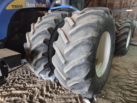 2009 New Holland T9050 Tractor 4WD