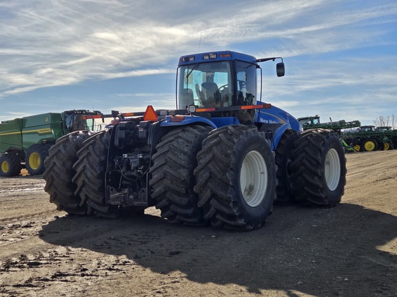 2009 New Holland T9050 Tractor 4WD