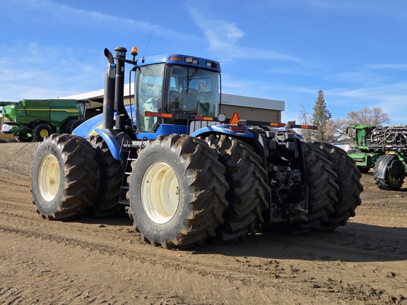 2009 New Holland T9050 Tractor 4WD