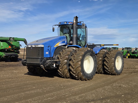 2009 New Holland T9050 Tractor 4WD