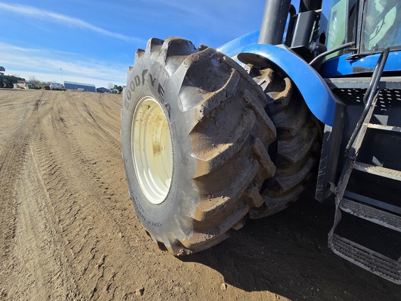 2009 New Holland T9050 Tractor 4WD
