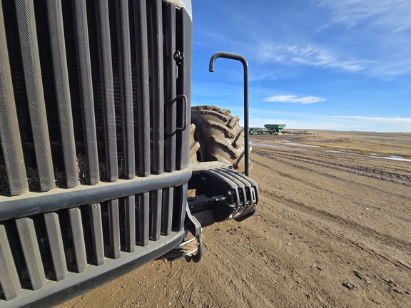2009 New Holland T9050 Tractor 4WD