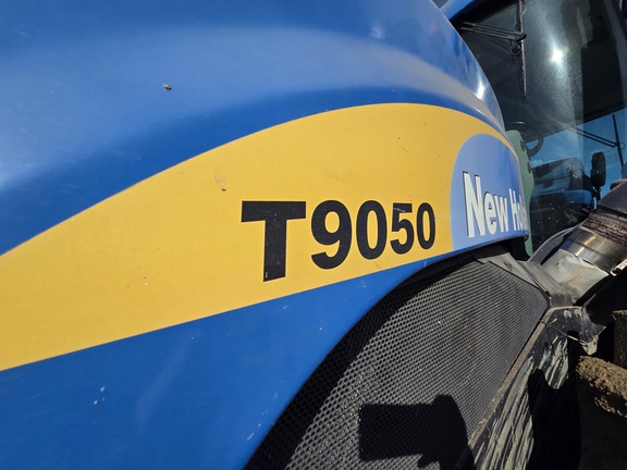 2009 New Holland T9050 Tractor 4WD