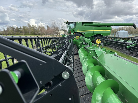 2025 John Deere HDF 45 Header Combine
