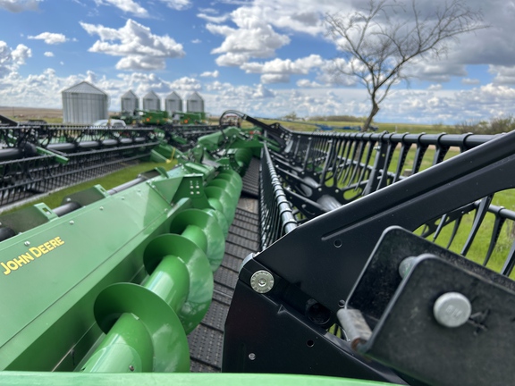 2025 John Deere HDF 45 Header Combine