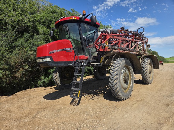 2014 Case IH 4430 Sprayer/High Clearance