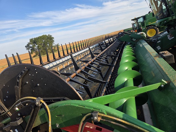 2020 John Deere 745FD Header Combine