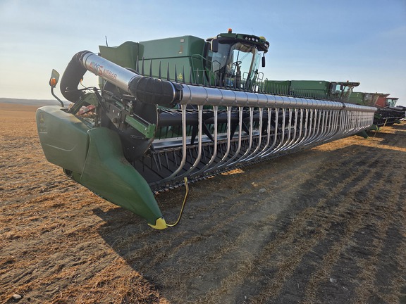 2020 John Deere 745FD Header Combine
