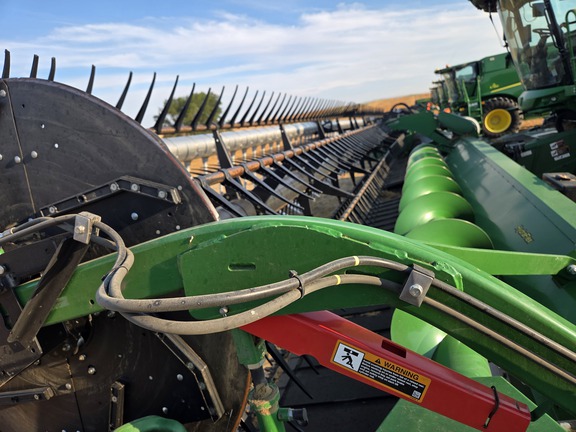 2020 John Deere 745FD Header Combine