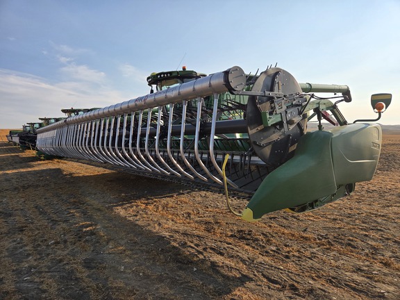 2020 John Deere 745FD Header Combine