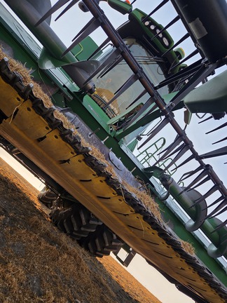 2020 John Deere 745FD Header Combine