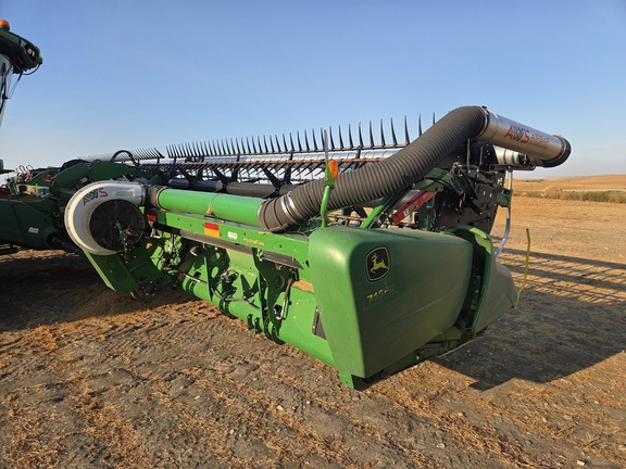 2020 John Deere 745FD Header Combine