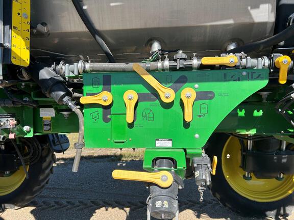 2016 John Deere R4038 Sprayer/High Clearance