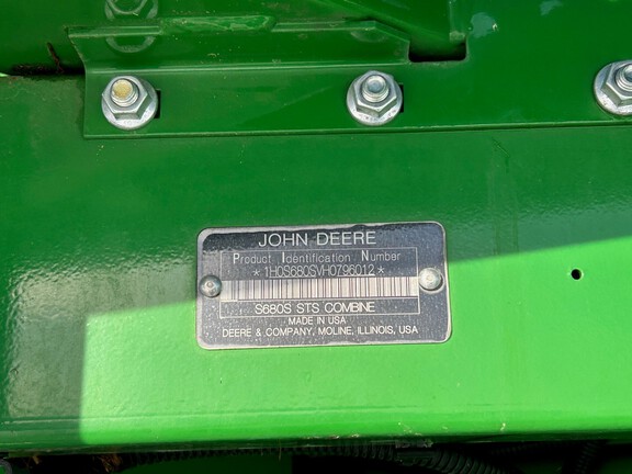 2017 John Deere S680 Combine