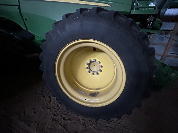 2017 John Deere S670 Combine