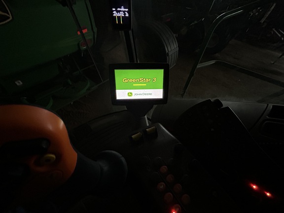 2017 John Deere S670 Combine