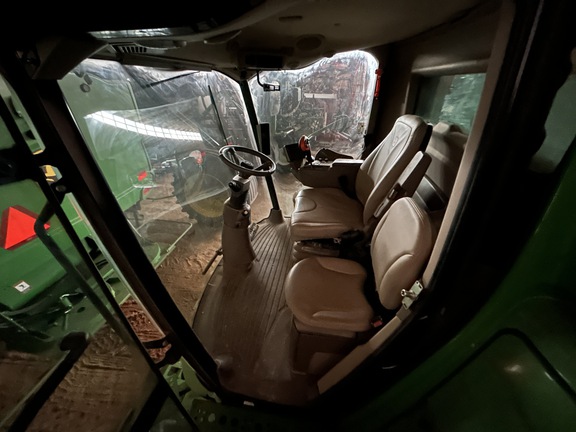 2017 John Deere S670 Combine