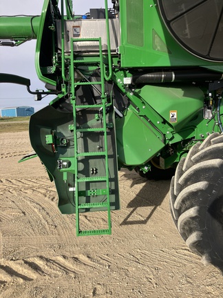 2023 John Deere X9 1000 Combine