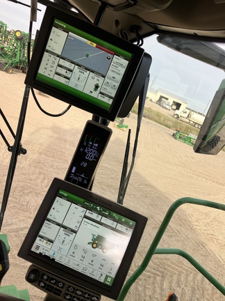 2023 John Deere X9 1000 Combine