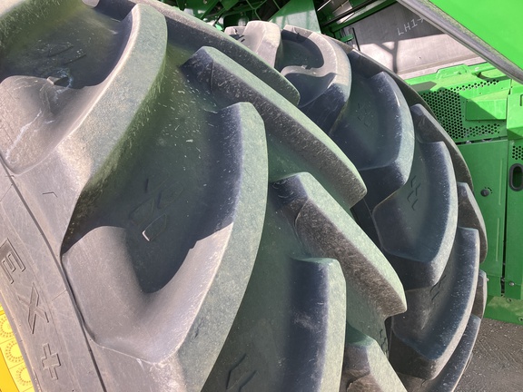 2023 John Deere X9 1000 Combine