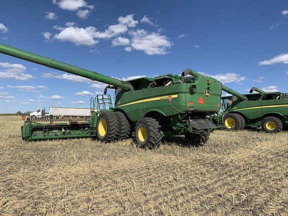 2018 John Deere S790 Combine