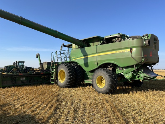 2018 John Deere S790 Combine