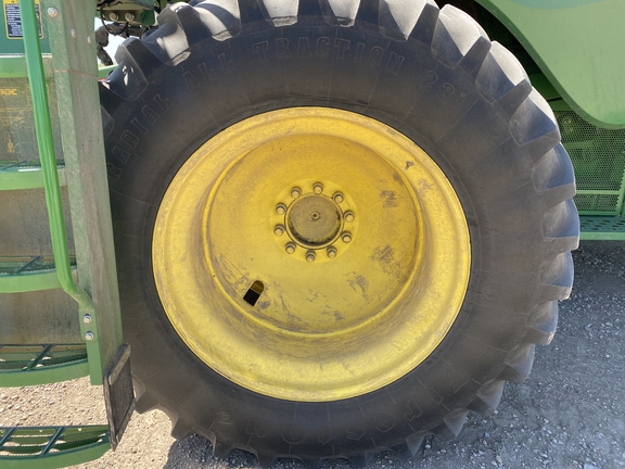 2013 John Deere S670 Combine