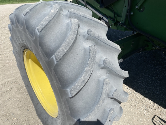 2013 John Deere S670 Combine