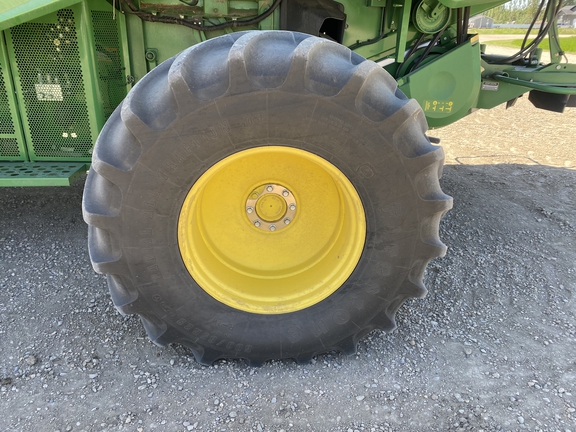 2013 John Deere S670 Combine