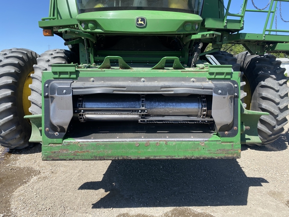 2013 John Deere S670 Combine