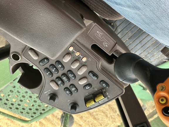 2006 John Deere 9660 WTS Combine