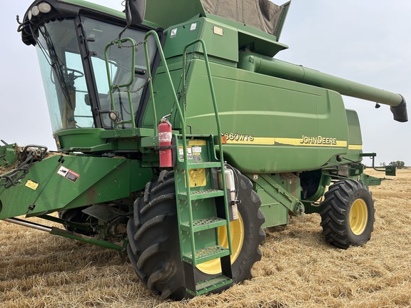 2006 John Deere 9660 WTS Combine