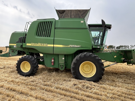 2006 John Deere 9660 WTS Combine
