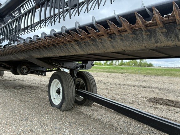 2021 MacDon FD140 Header Combine