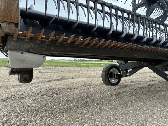 2021 MacDon FD140 Header Combine