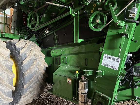 2023 John Deere X9 1000 Combine