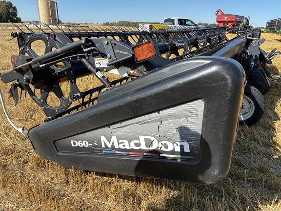 2009 MacDon D60 Header Combine