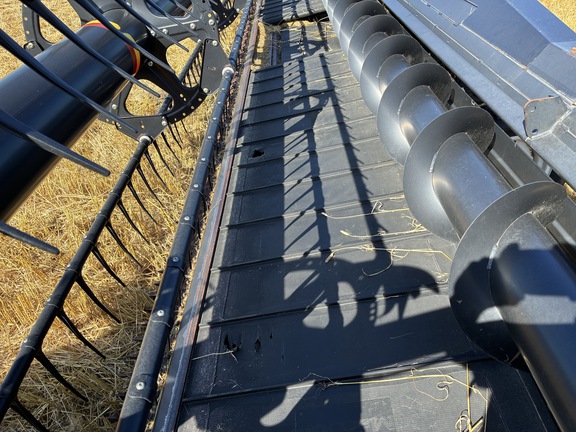 2009 MacDon D60 Header Combine