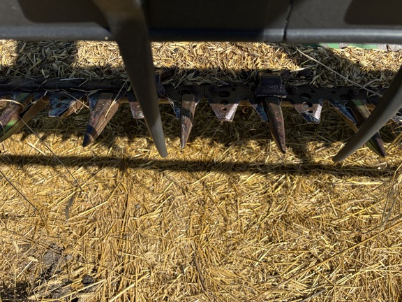 2011 John Deere 635D Header Combine