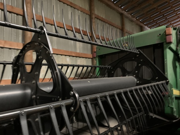 2005 MacDon 973 Header Combine