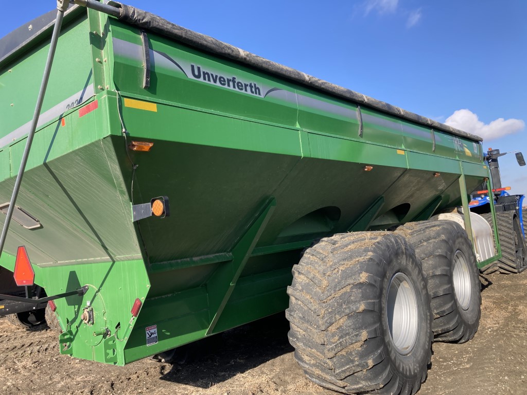 2019 Unverferth 2020 Grain Cart