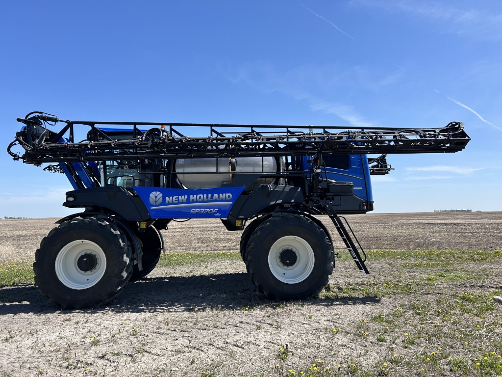 2023 New Holland SP.370F Sprayer/High Clearance