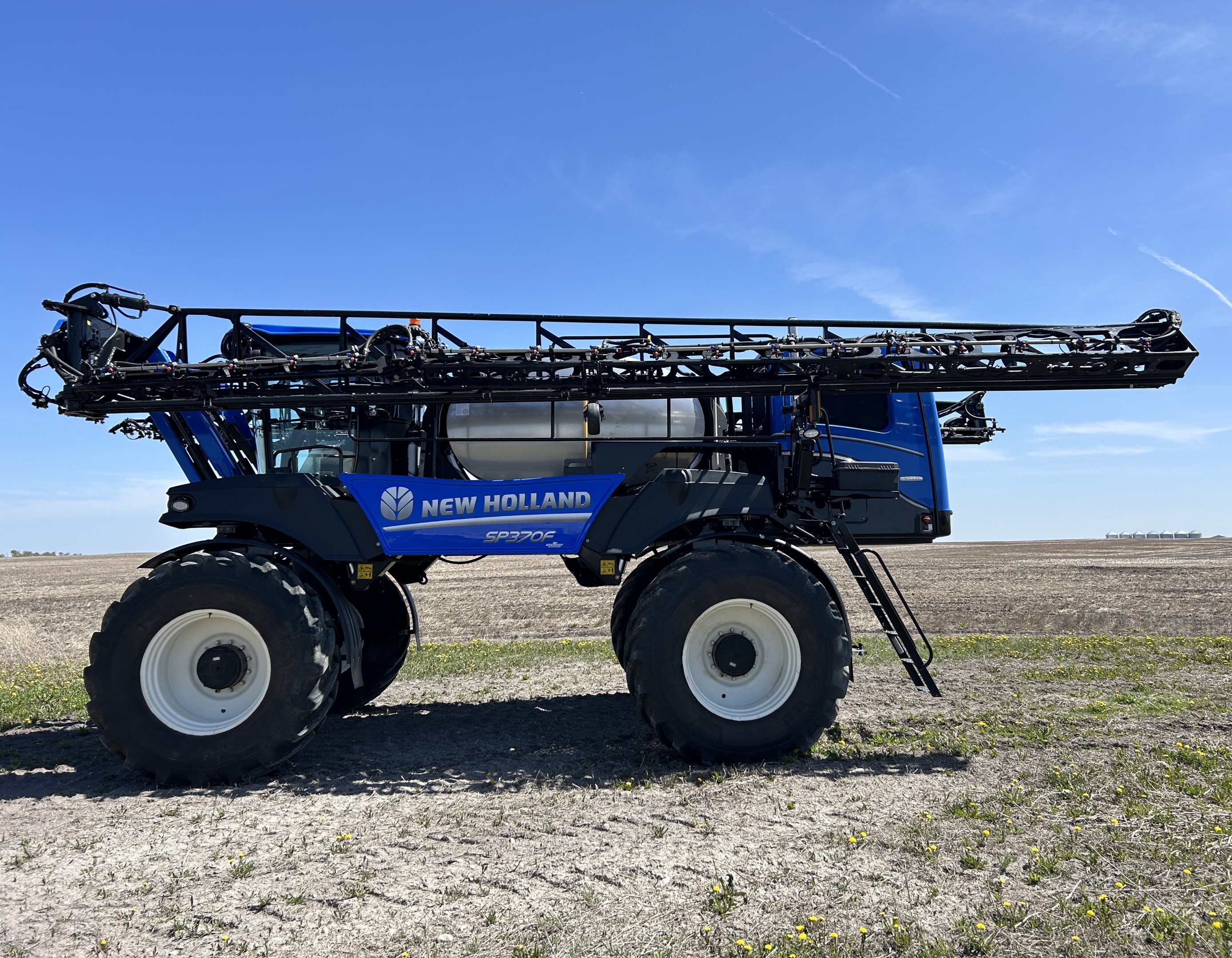 2023 New Holland SP.370F Sprayer/High Clearance