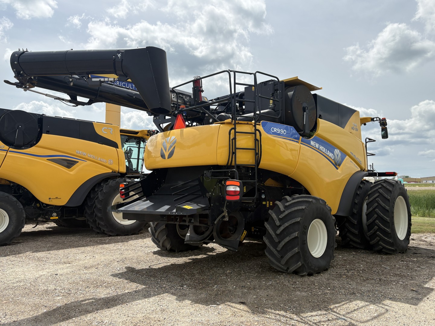 2023 New Holland CR9.90Z Combine