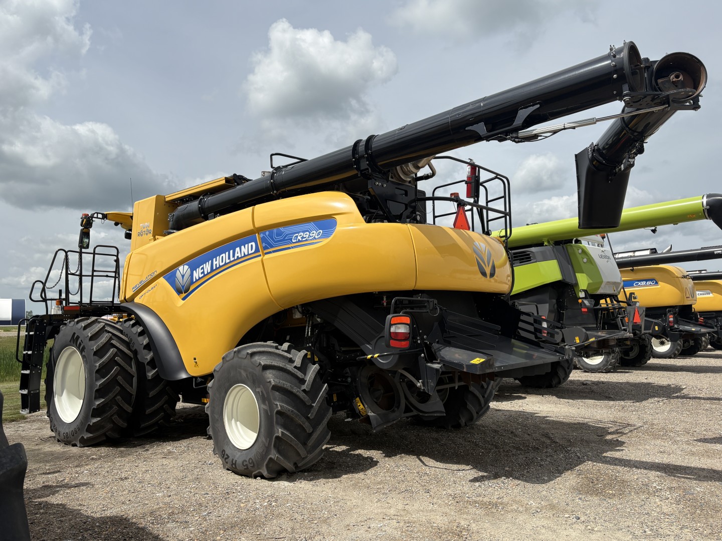 2023 New Holland CR9.90Z Combine