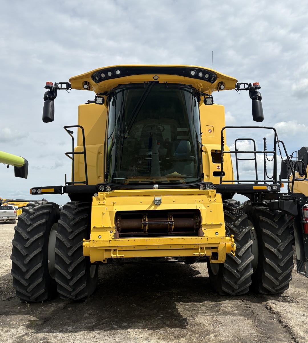 2023 New Holland CR9.90Z Combine